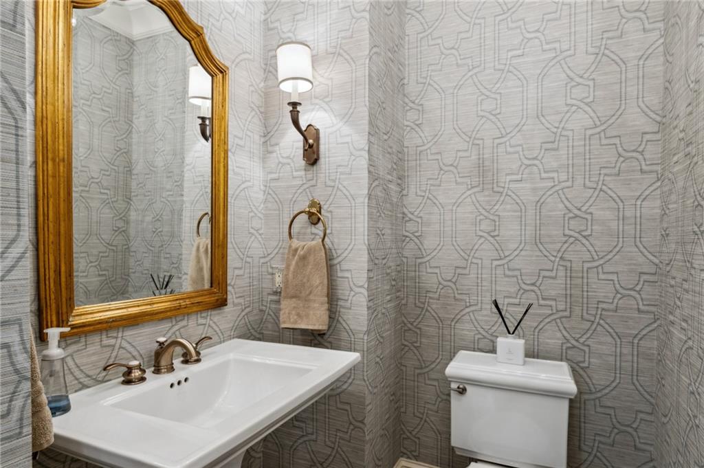 3114 Peachtree Drive NE