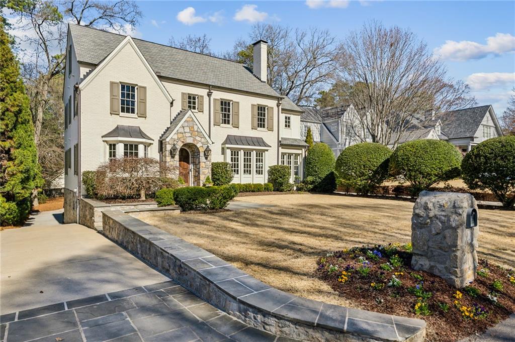 3114 Peachtree Drive NE