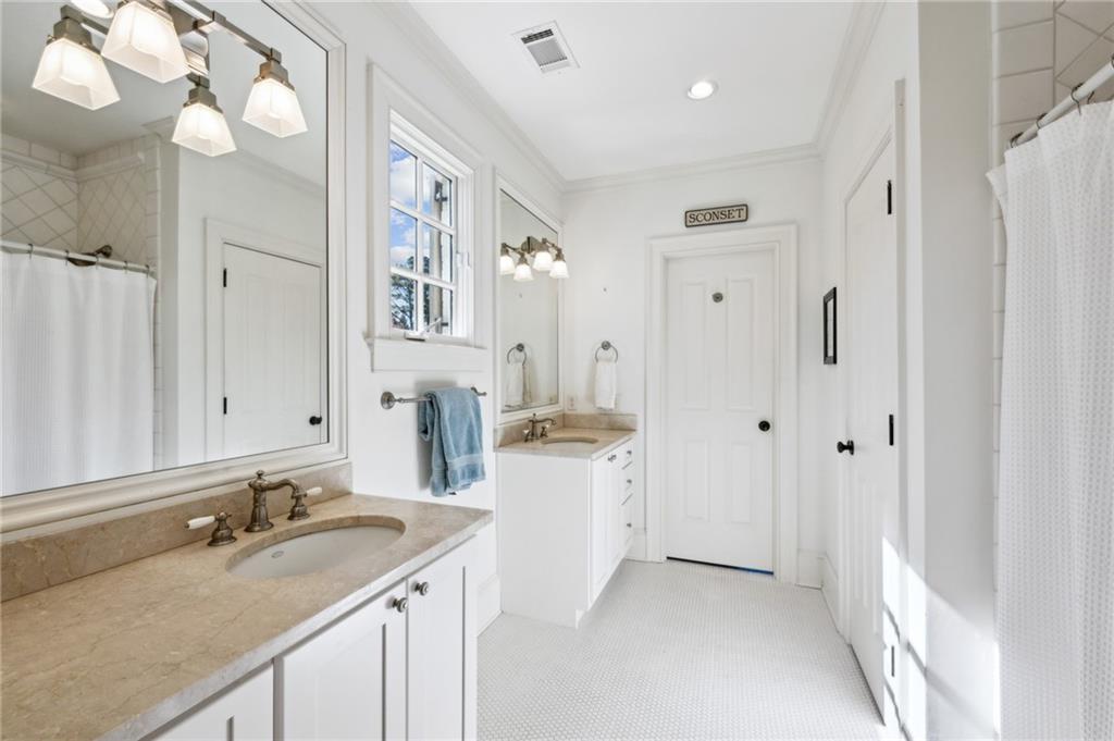 3114 Peachtree Drive NE