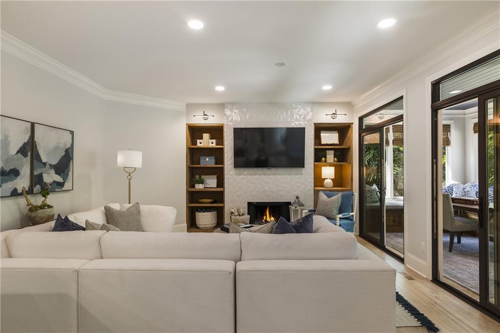 535 Laurel Oaks Lane