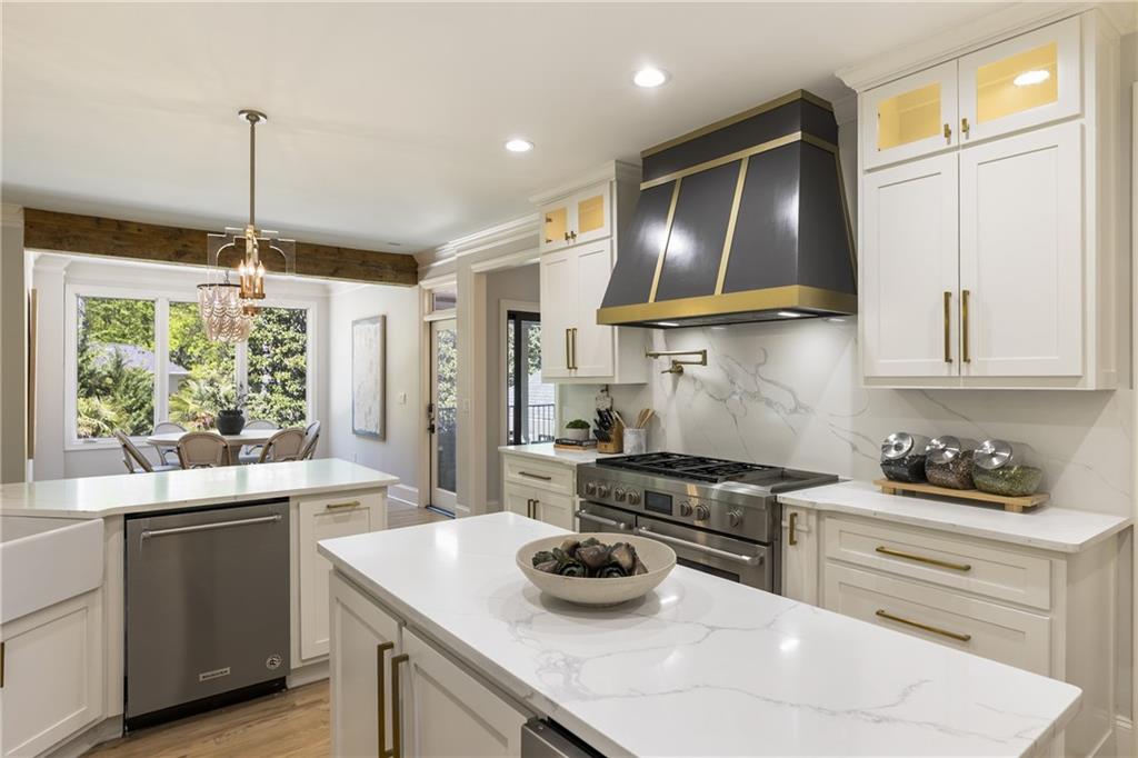 535 Laurel Oaks Lane