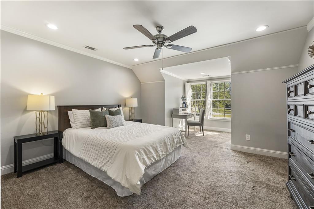 535 Laurel Oaks Lane