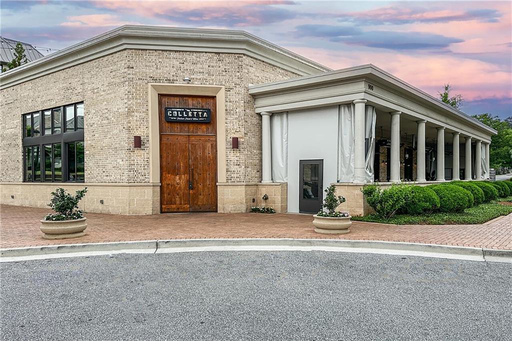 535 Laurel Oaks Lane