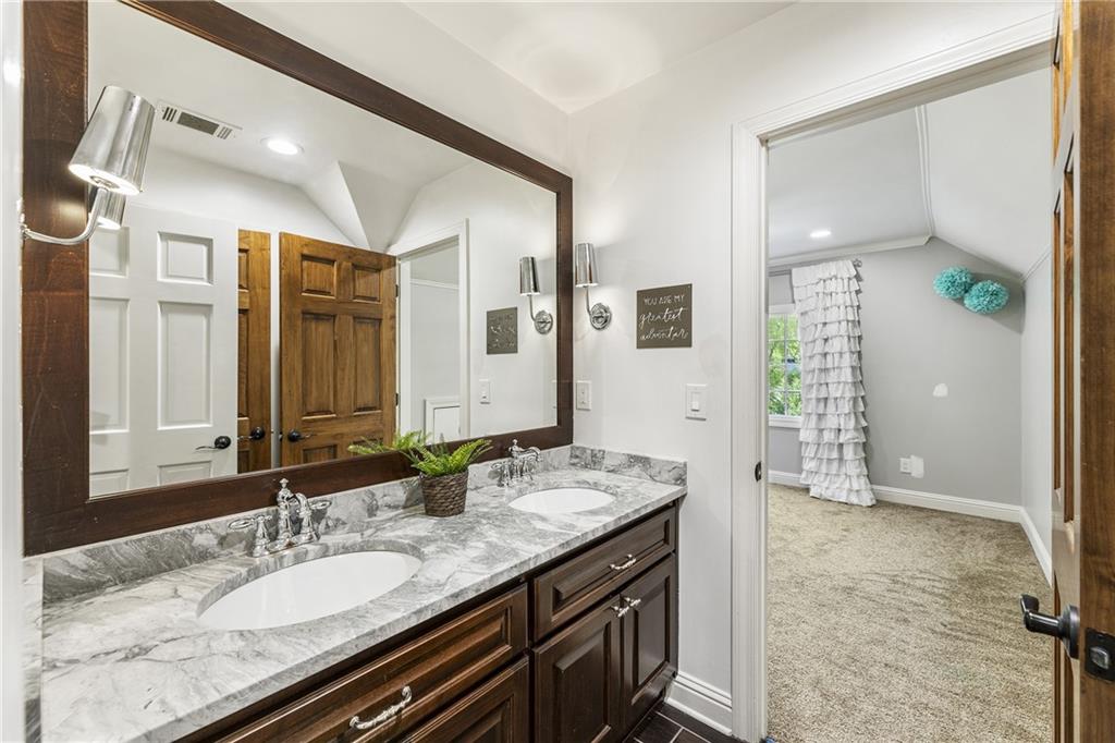 535 Laurel Oaks Lane