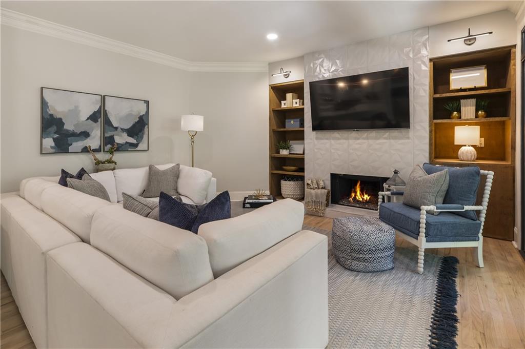 535 Laurel Oaks Lane