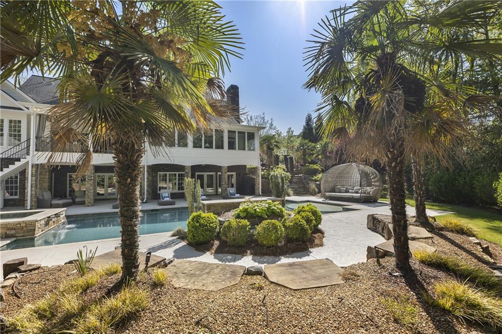 535 Laurel Oaks Lane