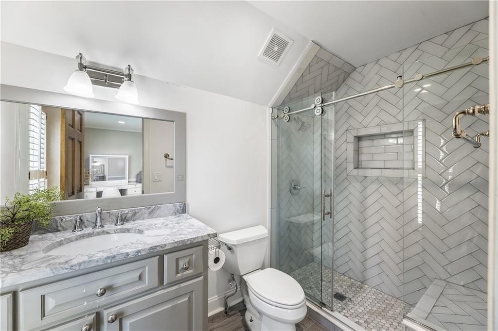 535 Laurel Oaks Lane