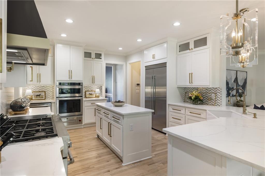 535 Laurel Oaks Lane