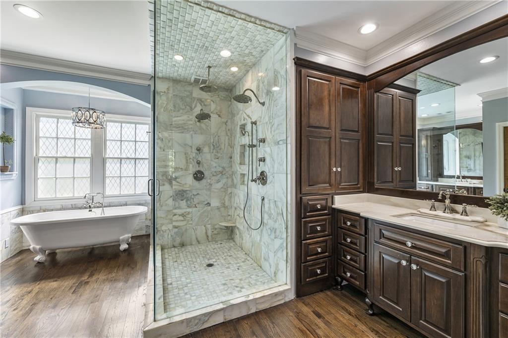 535 Laurel Oaks Lane