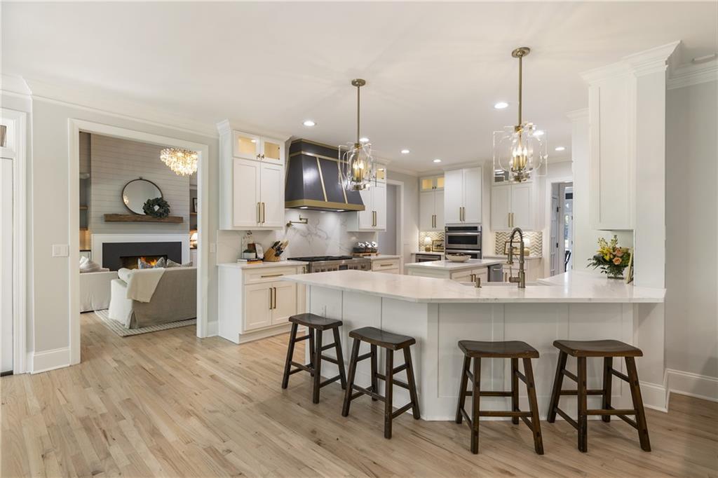 535 Laurel Oaks Lane