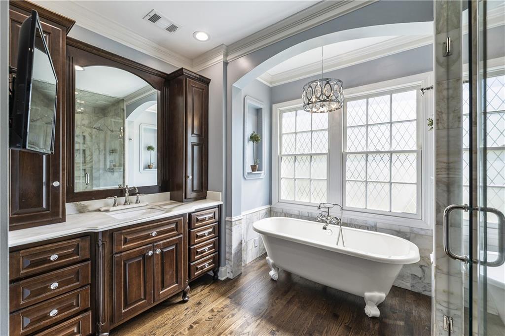 535 Laurel Oaks Lane