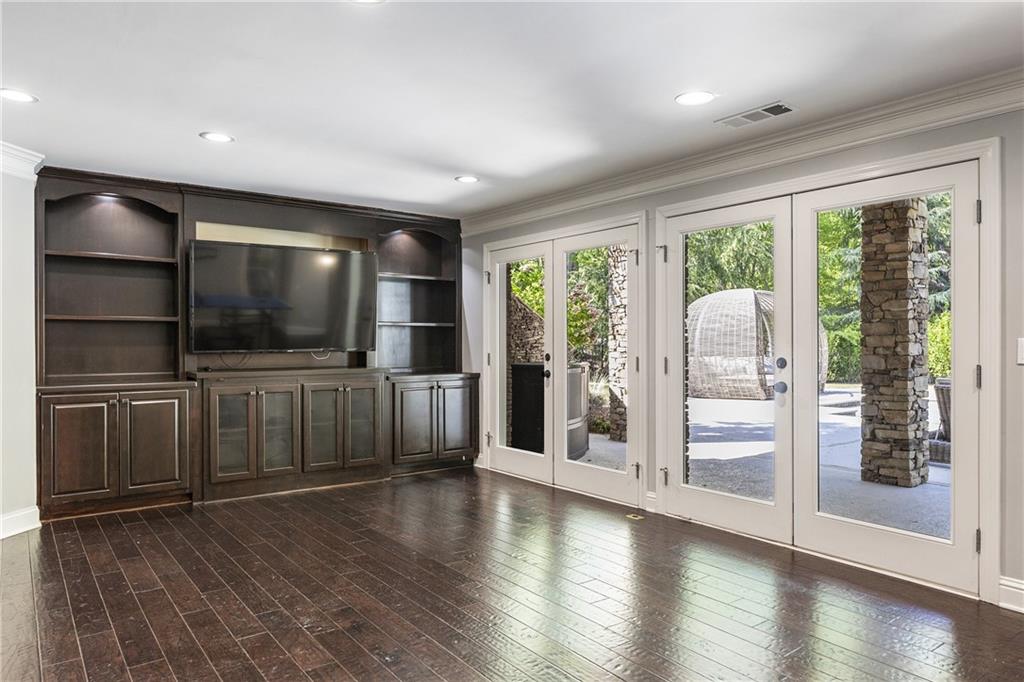 535 Laurel Oaks Lane