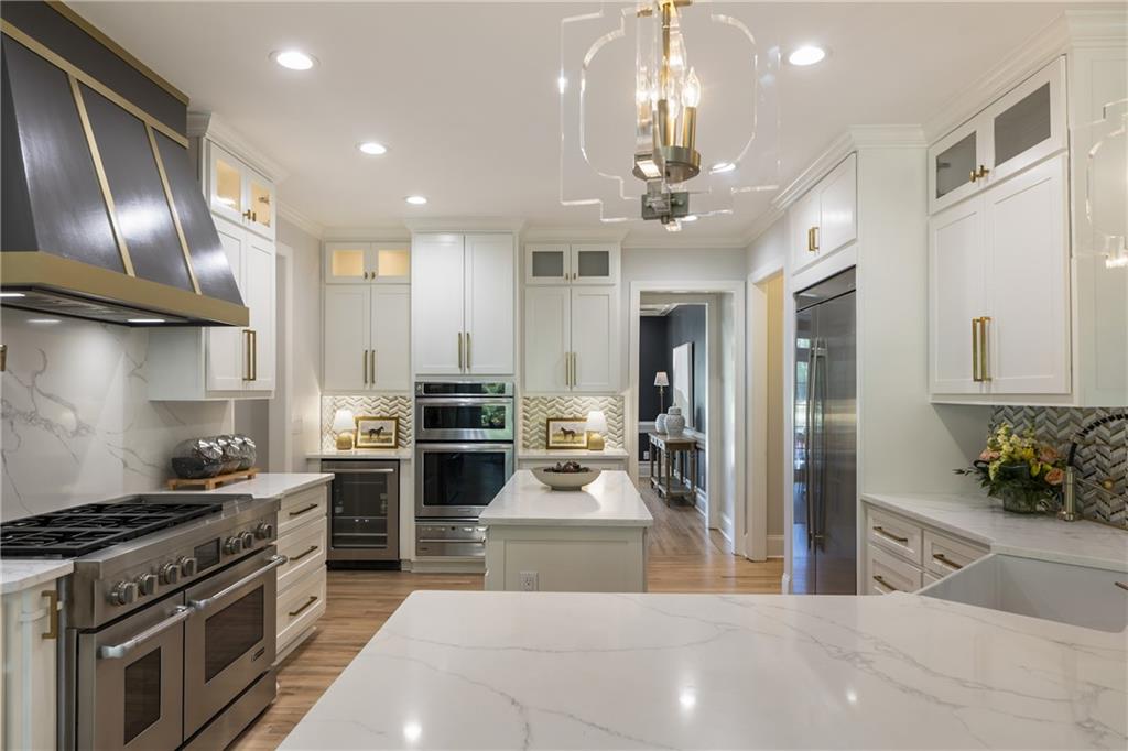 535 Laurel Oaks Lane