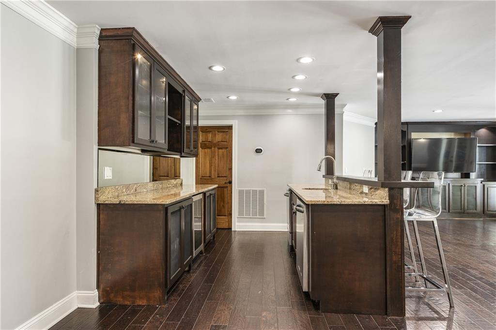 535 Laurel Oaks Lane