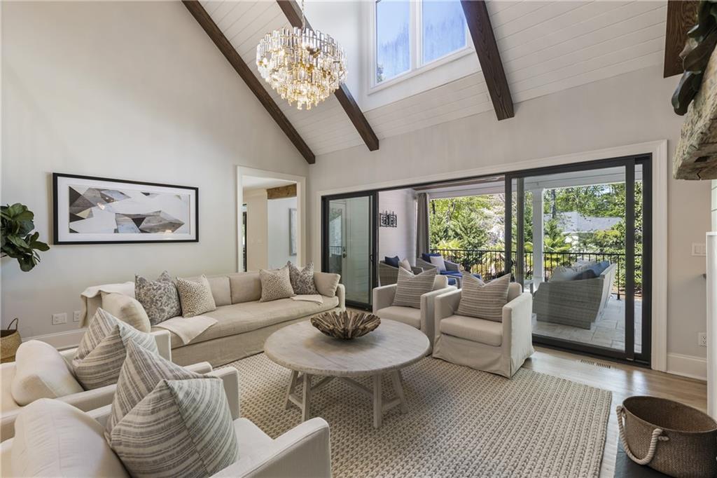 535 Laurel Oaks Lane