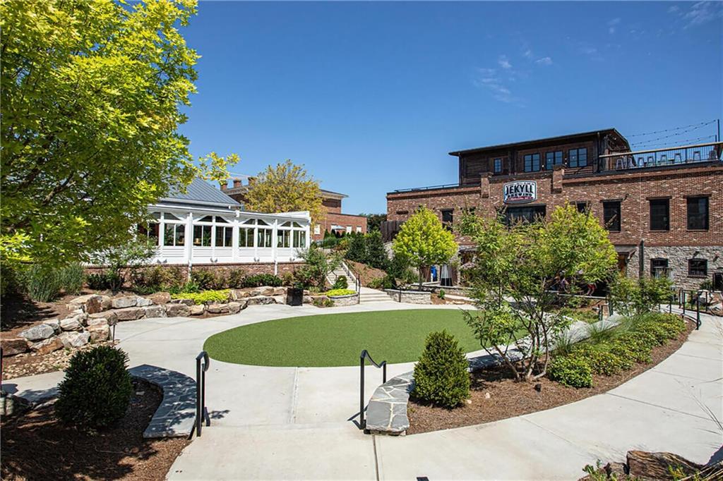 535 Laurel Oaks Lane