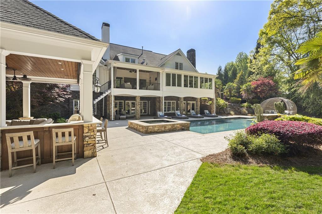 535 Laurel Oaks Lane