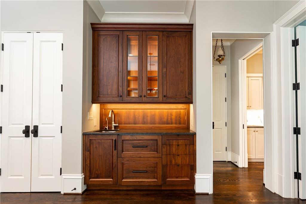 4266 Paces Ferry Road SE