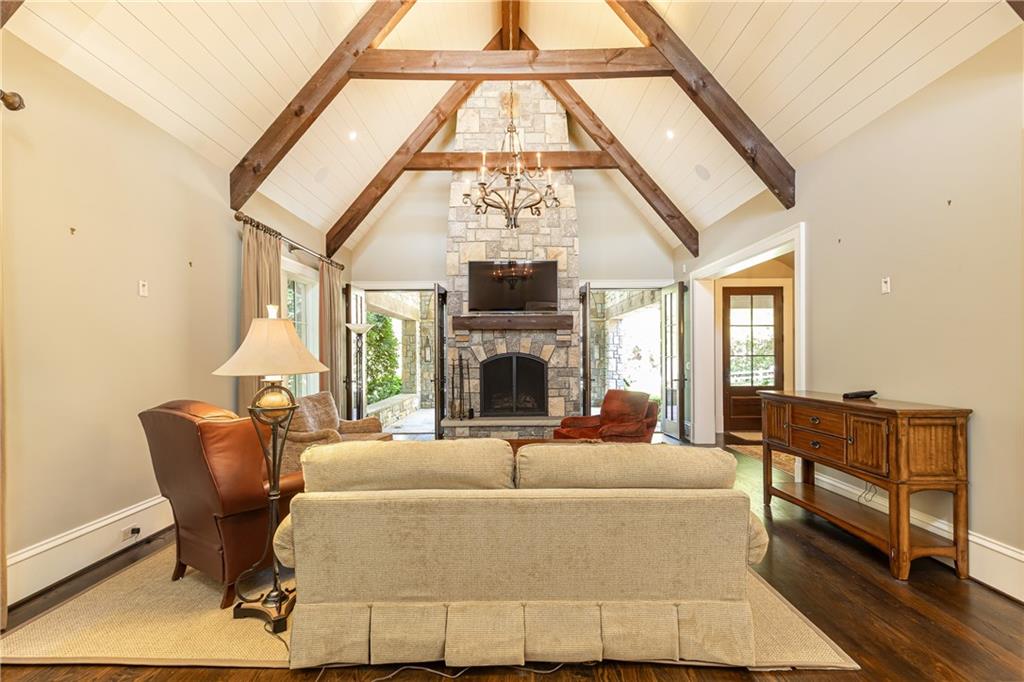 4266 Paces Ferry Road SE