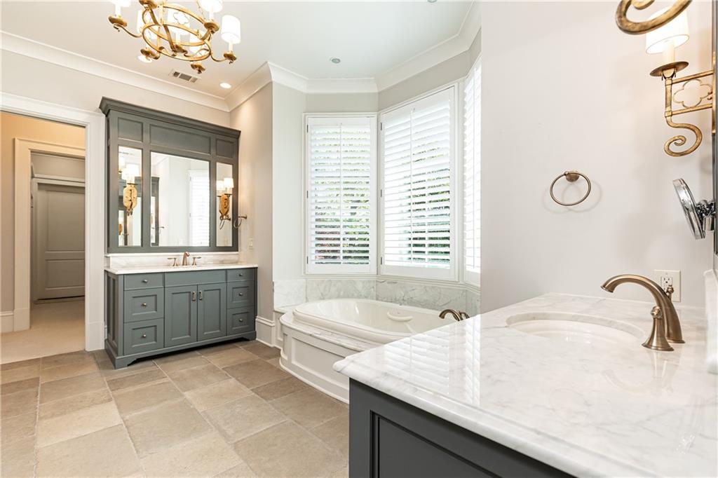 4266 Paces Ferry Road SE