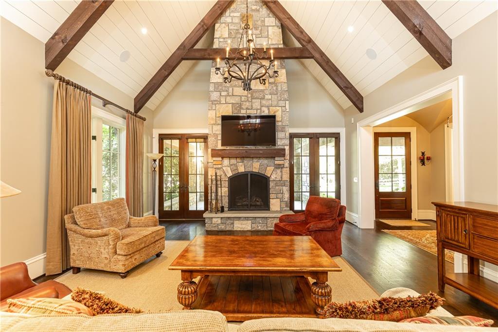 4266 Paces Ferry Road SE