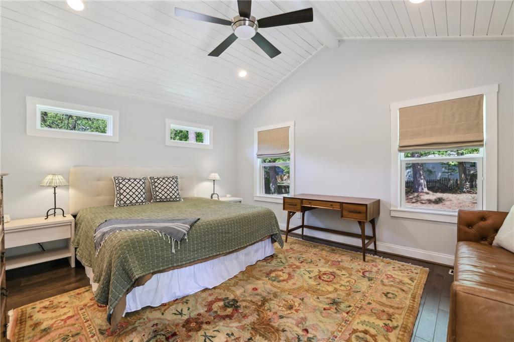 1079 Pinedale Drive SE