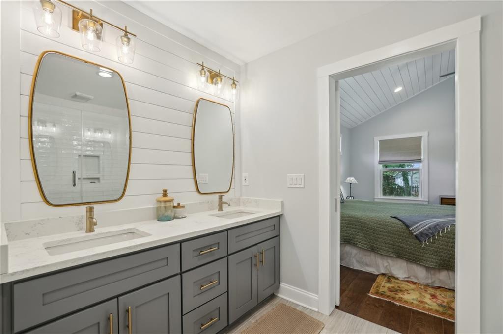 1079 Pinedale Drive SE