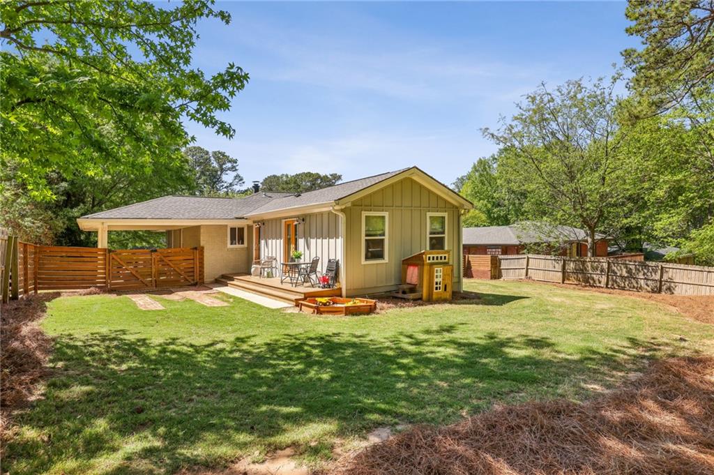 1079 Pinedale Drive SE