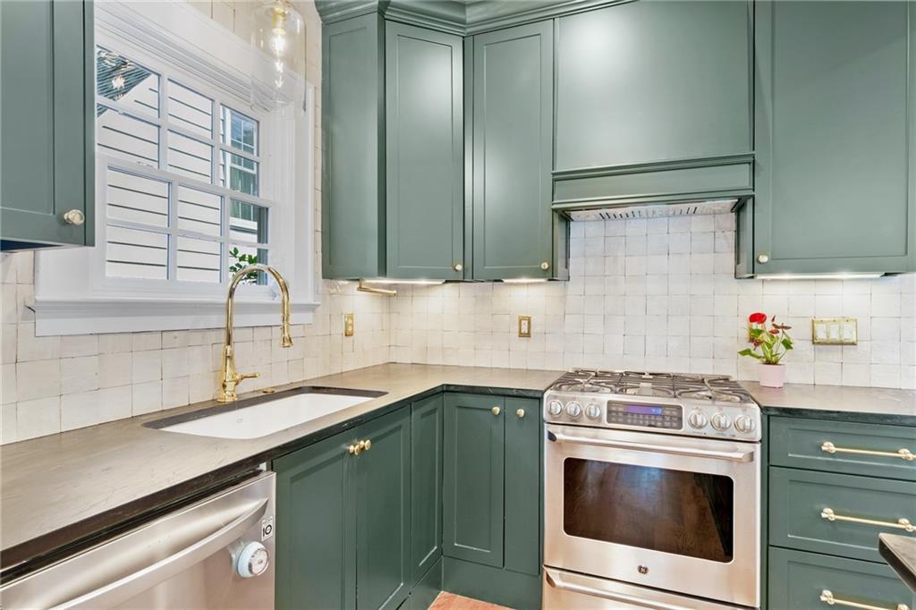 1216 Beech Valley Road NE