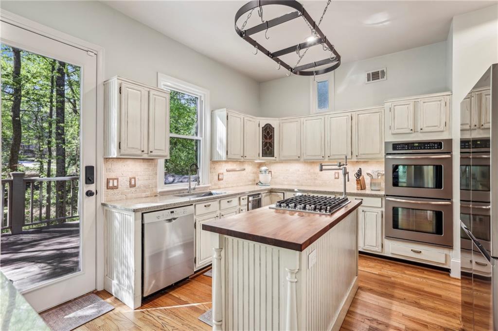 1895 Redbourne Drive