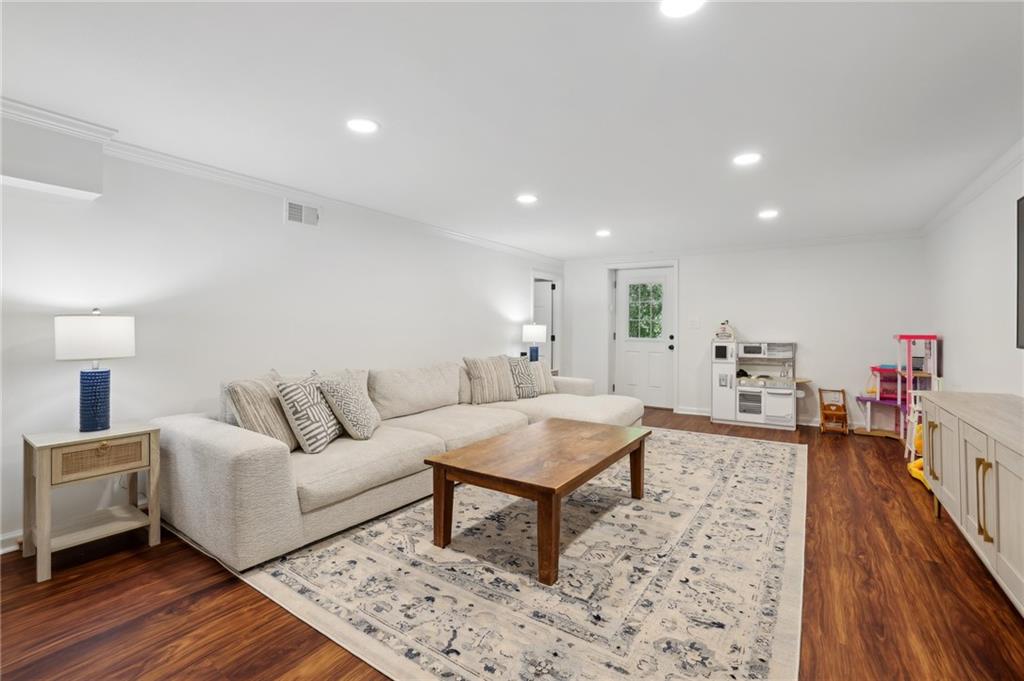 3522 Stratfield Drive NE