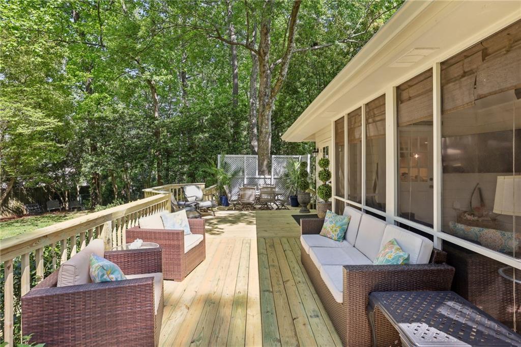 3522 Stratfield Drive NE