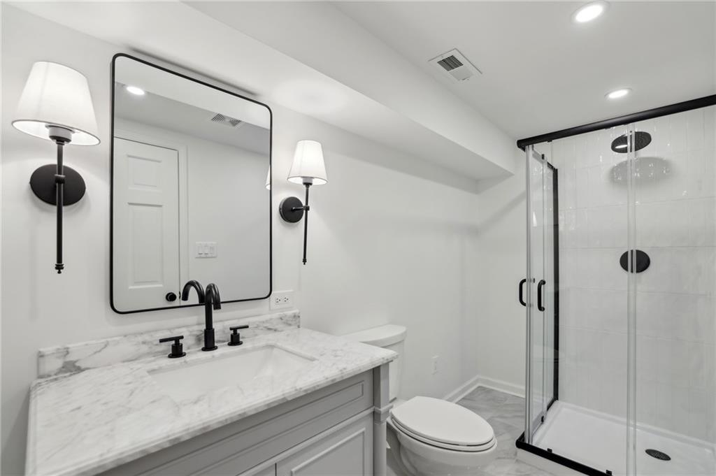 3522 Stratfield Drive NE