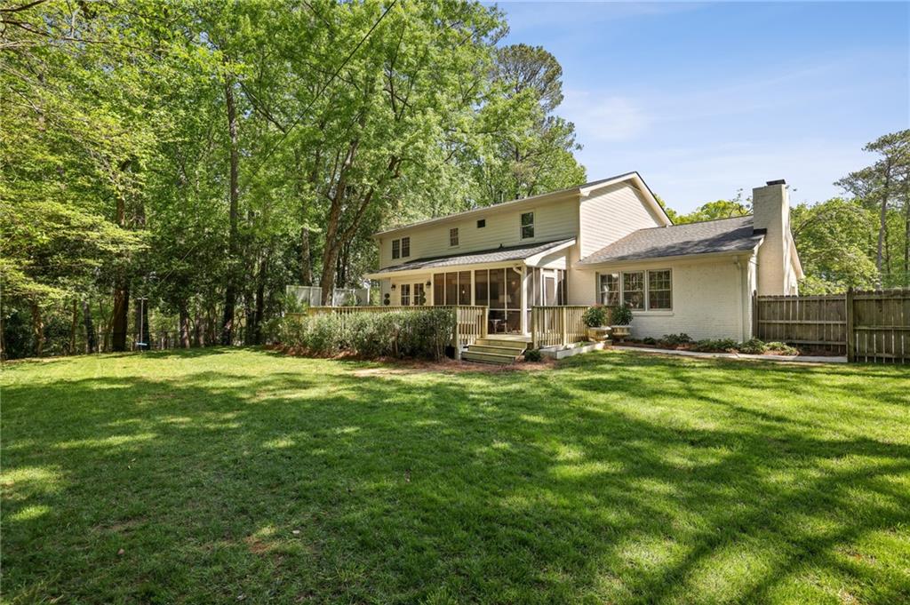 3522 Stratfield Drive NE