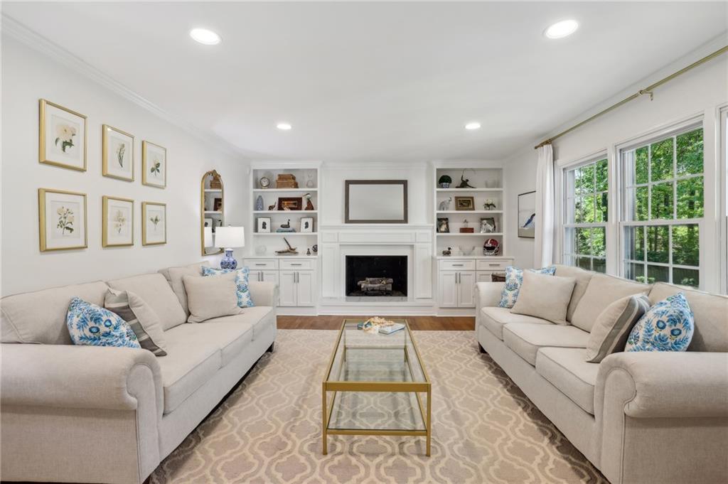 3522 Stratfield Drive NE