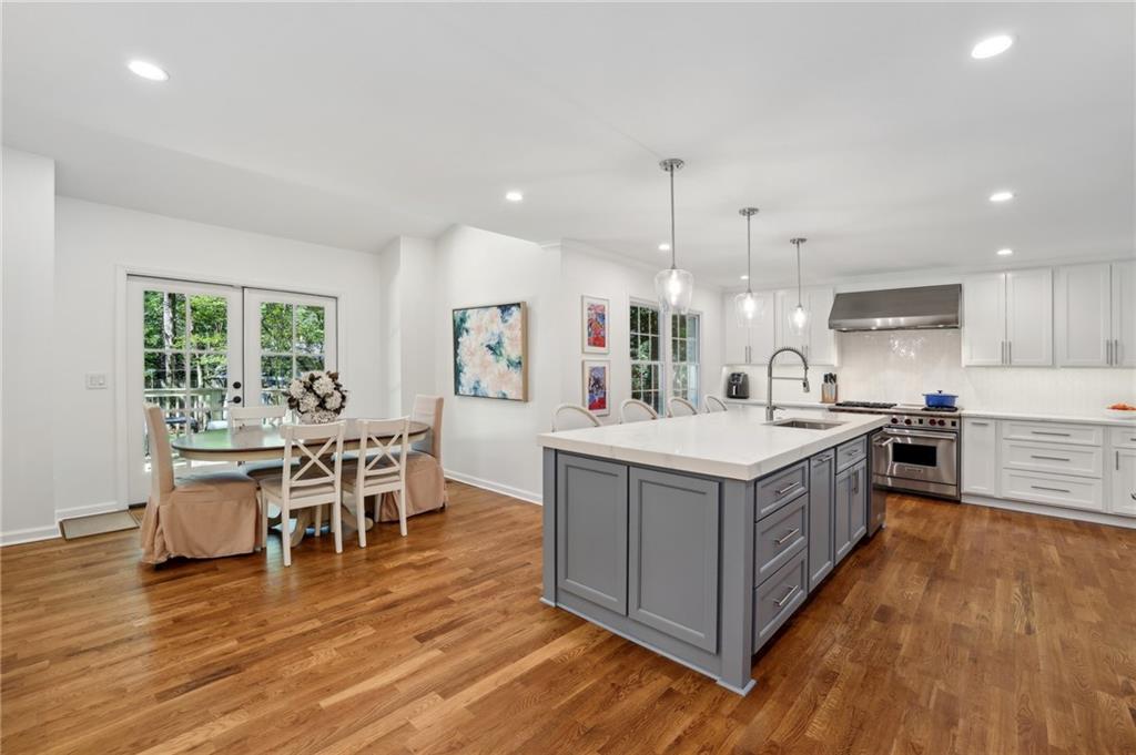 3522 Stratfield Drive NE