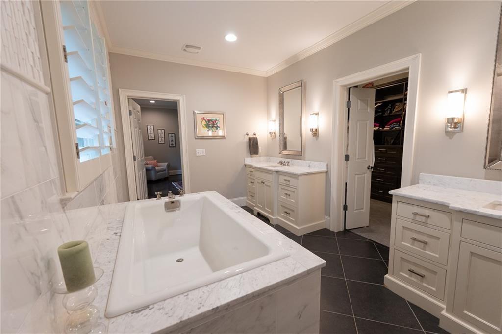 1299 W Wesley Road NW