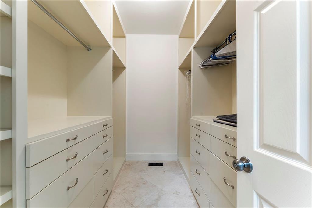 4223 Wieuca Overlook NE