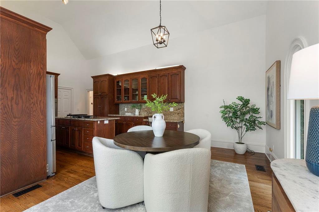 4223 Wieuca Overlook NE