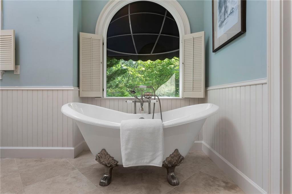 4223 Wieuca Overlook NE