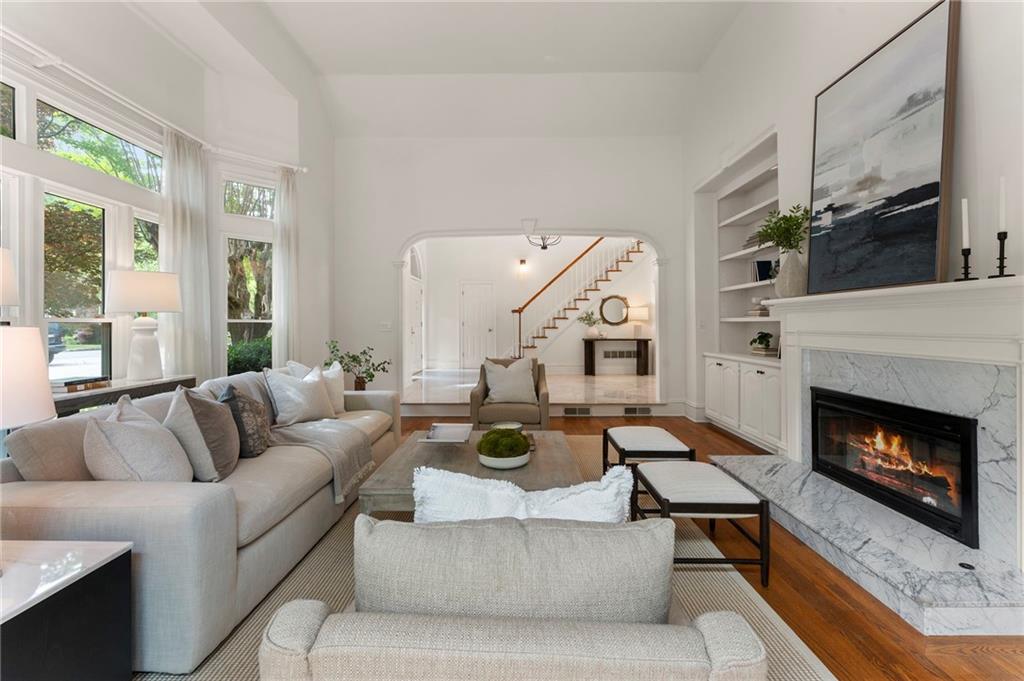 4223 Wieuca Overlook NE