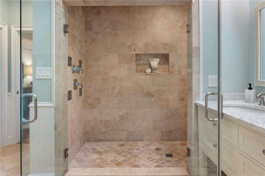 4223 Wieuca Overlook NE