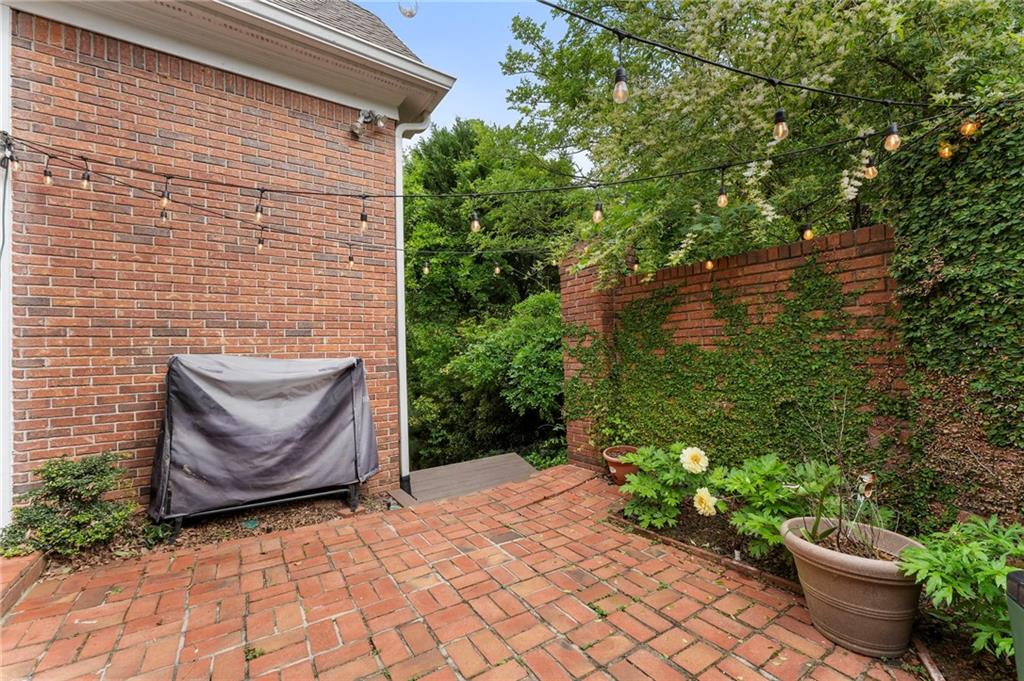 4223 Wieuca Overlook NE