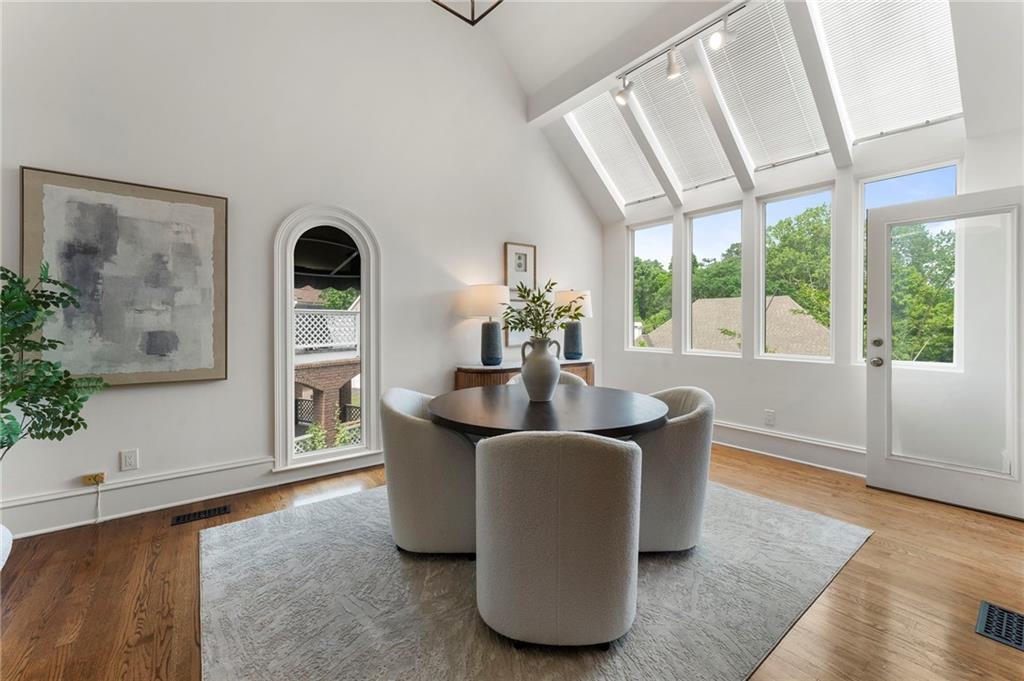 4223 Wieuca Overlook NE