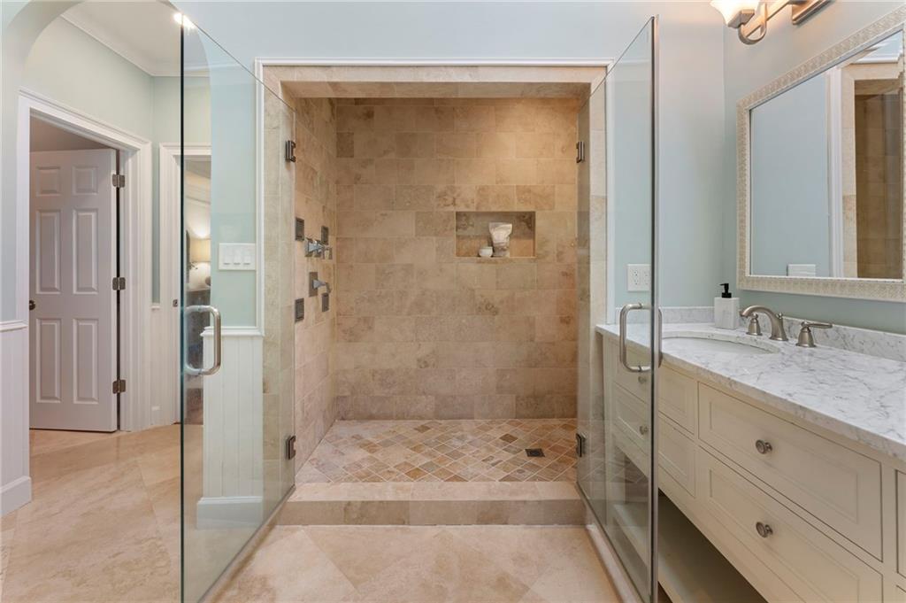 4223 Wieuca Overlook NE