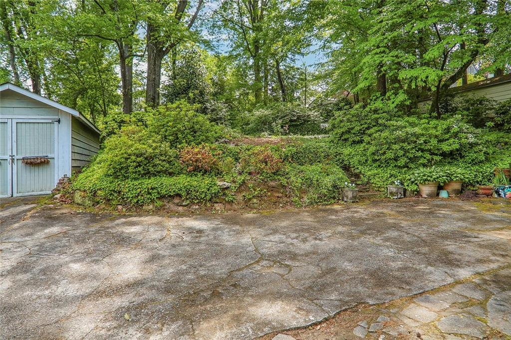 1861 Ardmore Road NW