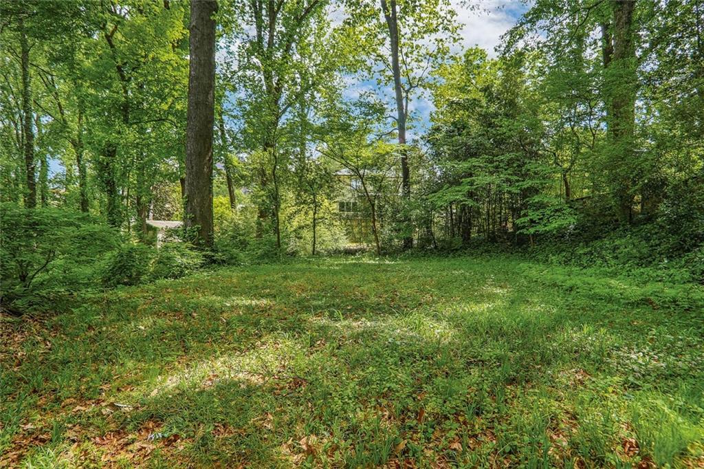 1861 Ardmore Road NW