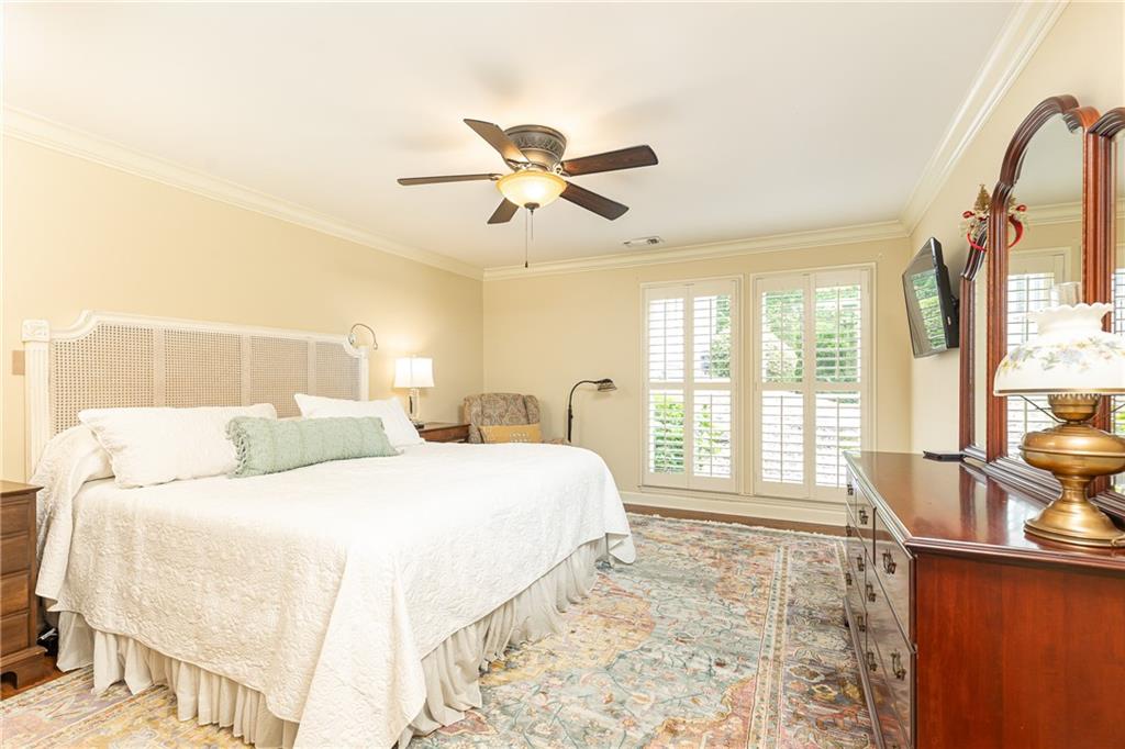 3910 Ashford Lake Court NE