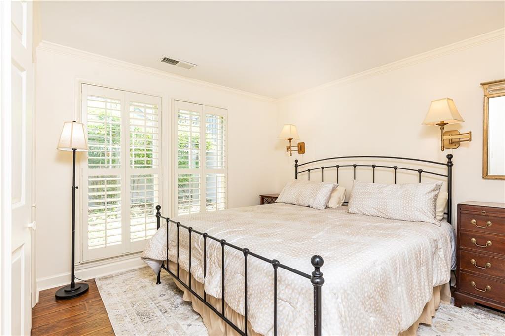 3910 Ashford Lake Court NE