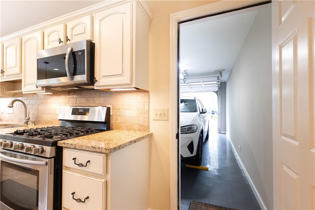 3910 Ashford Lake Court NE